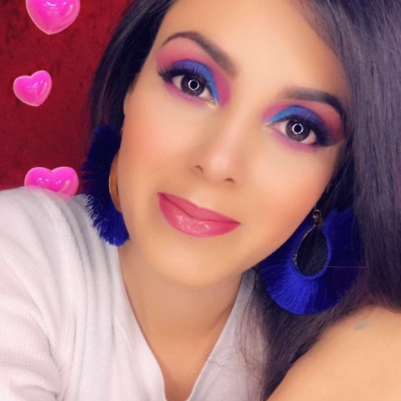 Meet your Posher, Iris - Picture 1 of 4